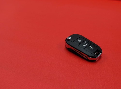 Skaj samochodowy 3/1 czerwony